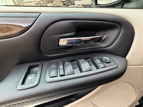 Used 2019 Dodge Grand Caravan SE w/ Power Convenience Group I FWD image 24