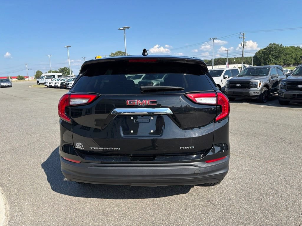Used 2024 GMC Terrain SLE AWD/4WD image 5