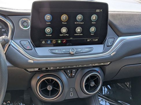 Used 2025 Chevrolet Blazer LT FWD image 17