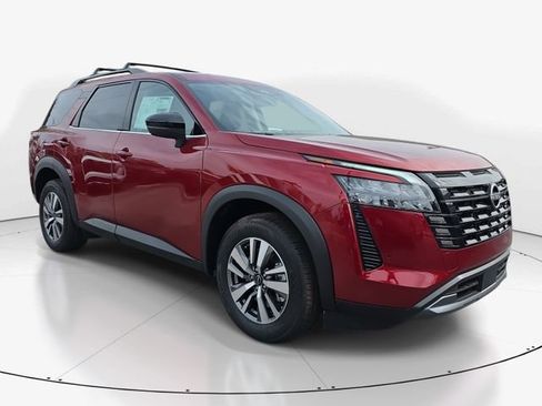 New 2026 Nissan Pathfinder SL image 2
