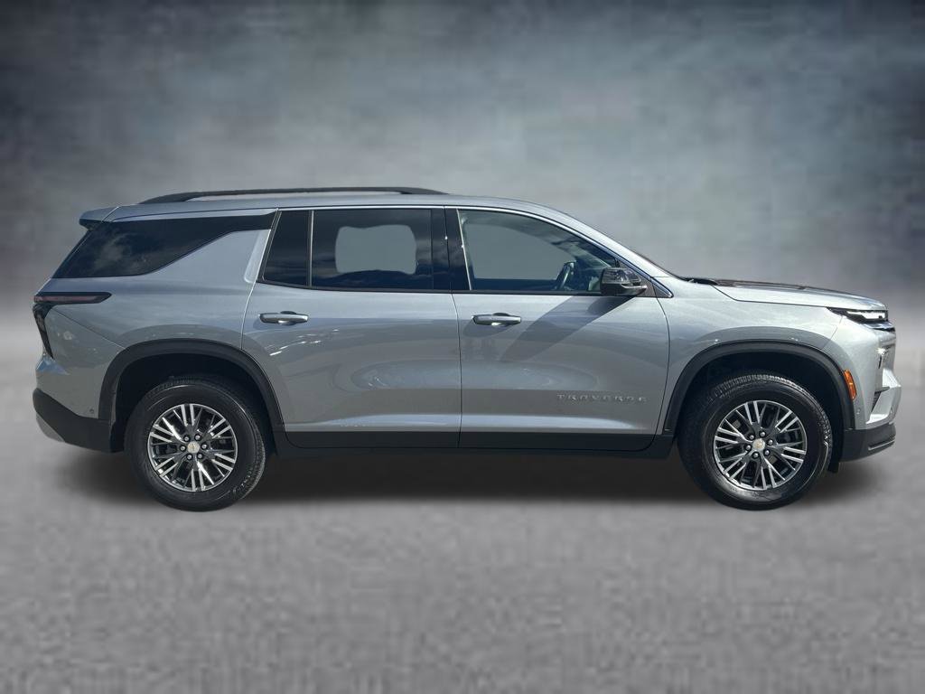 Used 2024 Chevrolet Traverse LT w/ Enhanced Driving Package AWD/4WD image 7