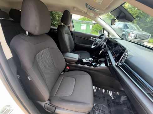 Used 2023 Kia Sportage LX AWD/4WD image 18