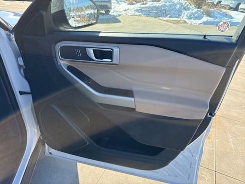 Used 2024 Ford Explorer XLT w/ Equipment Group 202A image 30