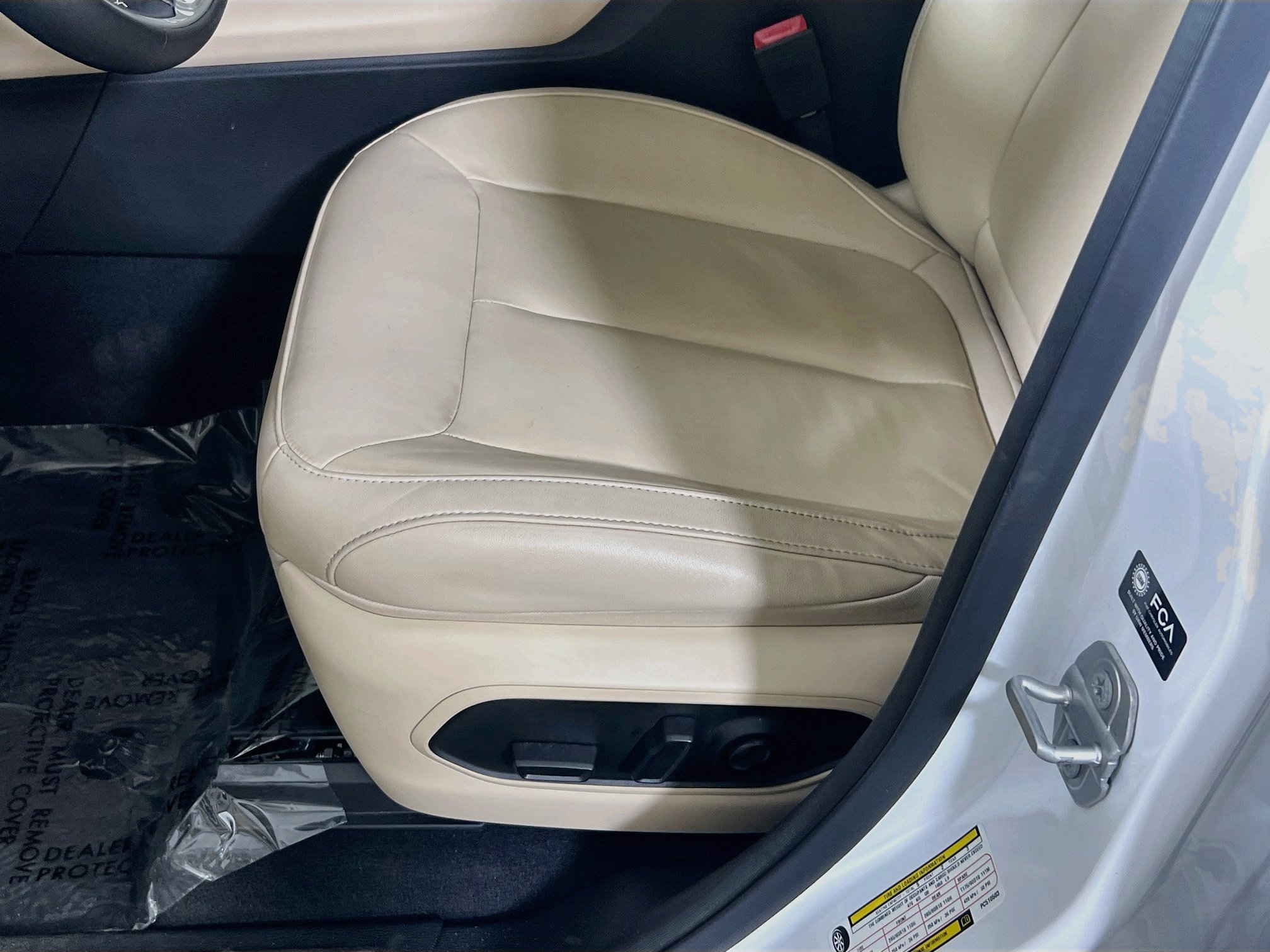 Used 2023 Jeep Grand Cherokee Limited AWD/4WD image 19