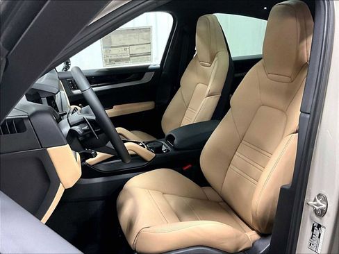 New 2026 Porsche Cayenne image 5