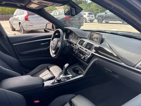 Used 2017 BMW 330i Sedan RWD image 13