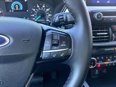 Used 2022 Ford Escape SEL image 17