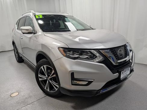 Used 2017 Nissan Rogue SL w/ SL Premium Package AWD/4WD image 2