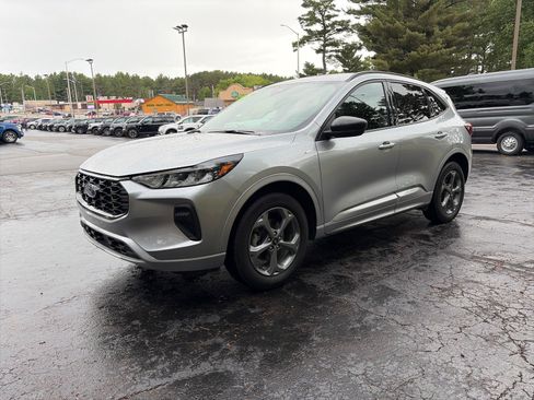 Used 2023 Ford Escape ST-Line w/ Tech Pack #1 AWD/4WD image 3