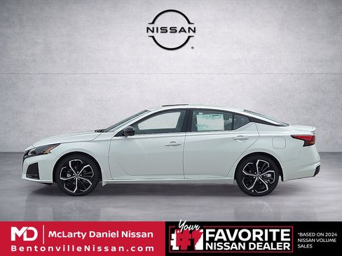 New 2026 Nissan Altima 2.5 SR FWD image 3