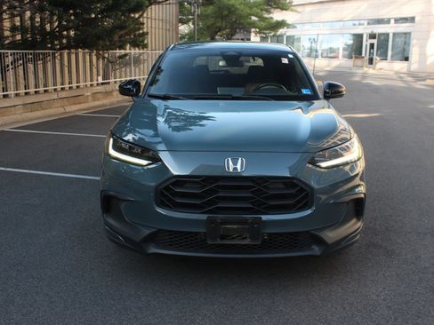 Used 2023 Honda HR-V Sport image 3