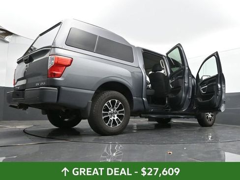 Used 2021 Nissan Titan SV w/ SV Convenience Package image 78