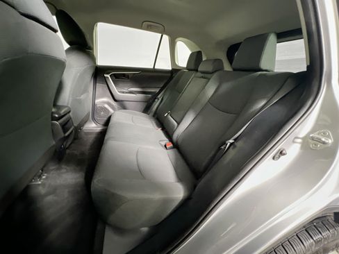 Used 2021 Toyota RAV4 LE FWD image 27