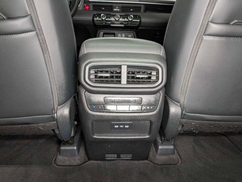 Used 2024 Honda Pilot Touring image 22