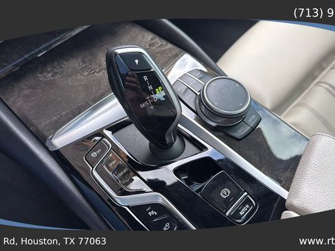 Used 2021 BMW 540i w/ Convenience Package image 48