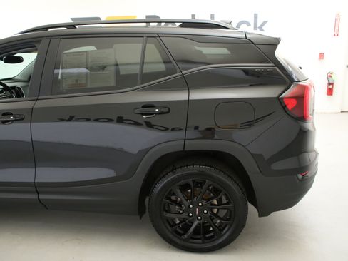 Used 2023 GMC Terrain SLE w/ Driver Convenience Package AWD/4WD image 6