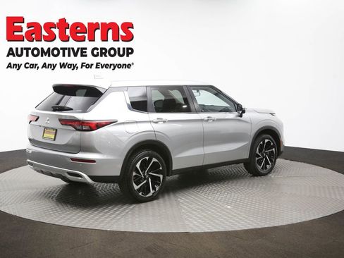 Used 2024 Mitsubishi Outlander SE image 40