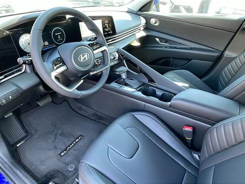 New 2025 Hyundai Elantra Limited image 14