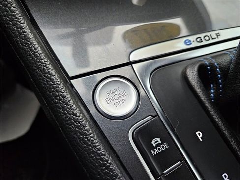 Used 2017 Volkswagen e-Golf SE w/ DC Fast Charging Package image 25