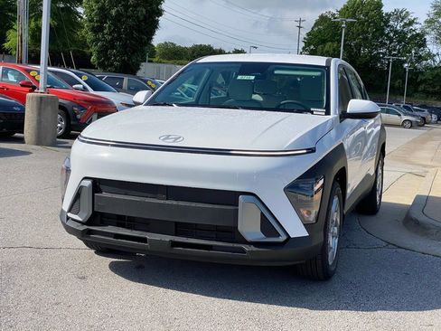 New 2026 Hyundai Kona SE FWD image 3