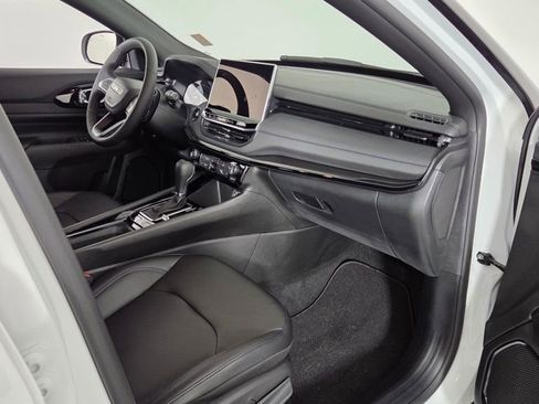 New 2026 Jeep Compass Limited image 32