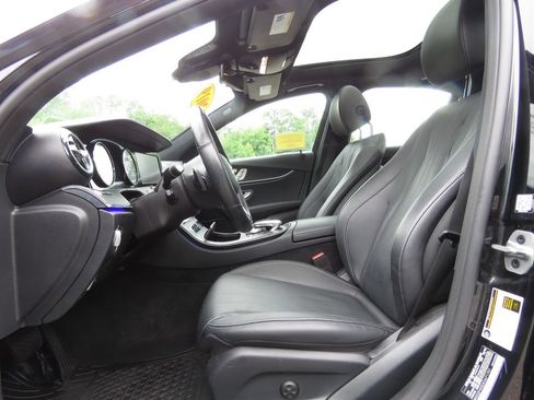 Used 2019 Mercedes-Benz E 300 4MATIC image 10