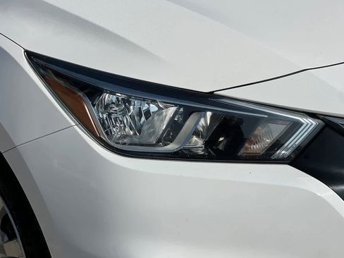 Used 2021 Nissan Versa S image 32