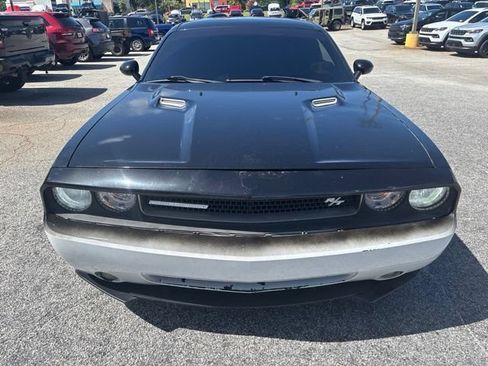 Used 2010 Dodge Challenger R/T RWD image 2
