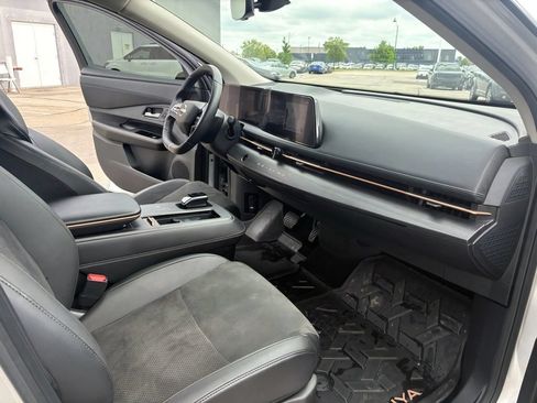 Used 2023 Nissan Ariya FWD image 29