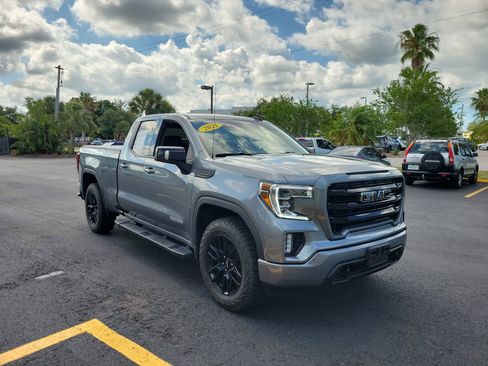Used 2021 GMC Sierra 1500 Elevation w/ LPO, Elevation Black Package AWD/4WD image 2
