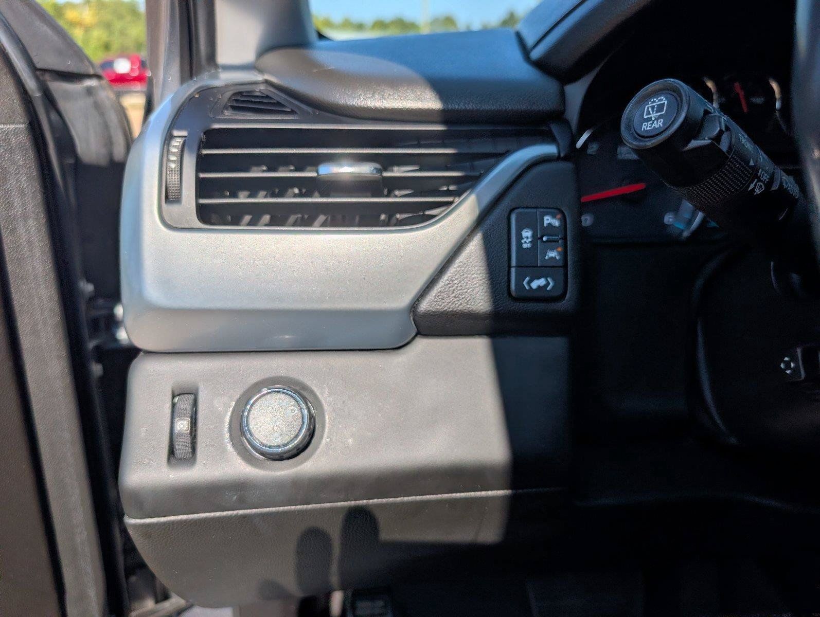 Used 2019 Chevrolet Tahoe LT w/ LT Signature Package RWD image 35