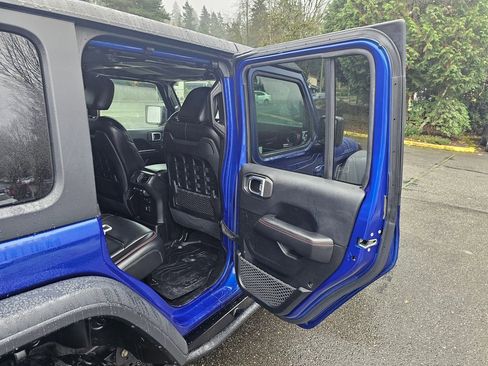 Used 2018 Jeep Wrangler Unlimited Rubicon image 24