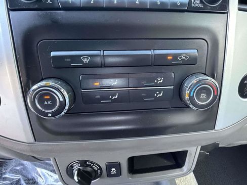 Used 2016 Nissan Frontier SV AWD/4WD image 9