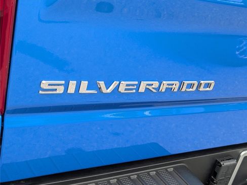 Used 2025 Chevrolet Silverado 1500 ZR2 w/ Technology Package AWD/4WD image 9