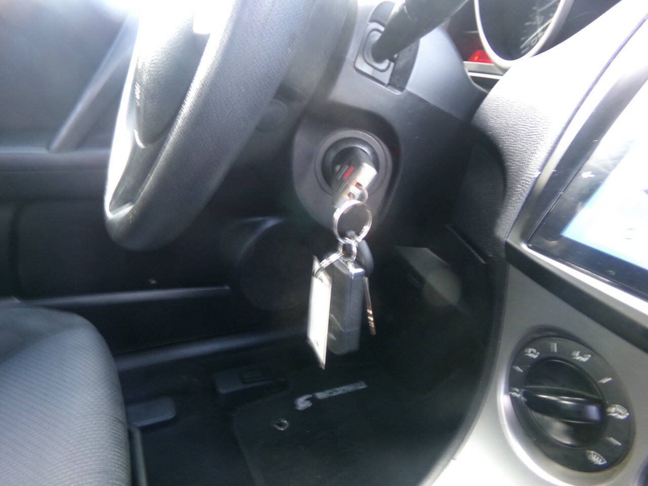 Used 2011 MAZDA MAZDA3 i Touring FWD image 12