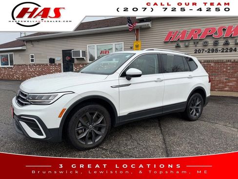 Used 2023 Volkswagen Tiguan SE w/ Panoramic Sunroof Package image 2