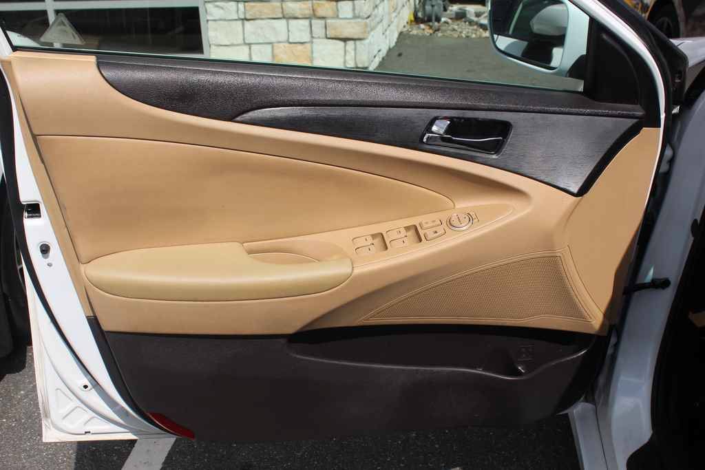 Used 2013 Hyundai Sonata GLS w/ Popular Equipment Pkg FWD image 9