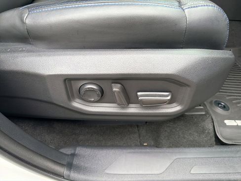 Used 2023 Toyota Sequoia Platinum AWD/4WD image 17