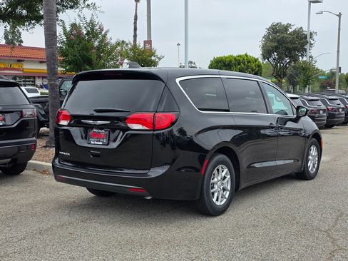 New 2026 Chrysler Voyager LX FWD image 4