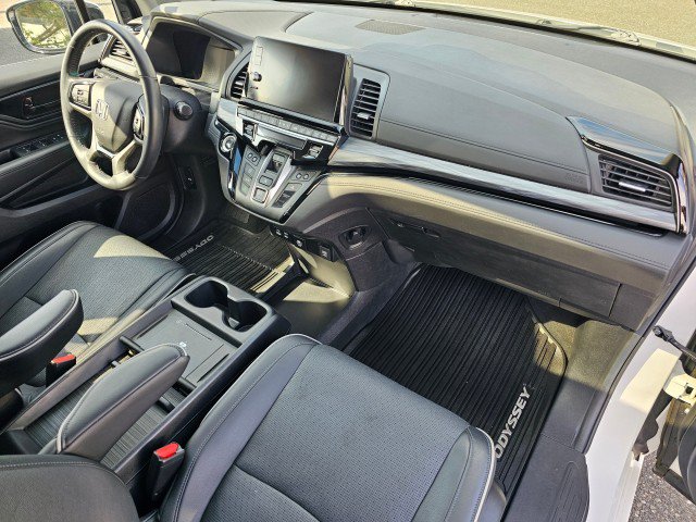 Used 2025 Honda Odyssey Elite image 11