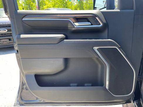 Used 2024 Chevrolet Silverado 2500 LT w/ Convenience Package AWD/4WD image 9