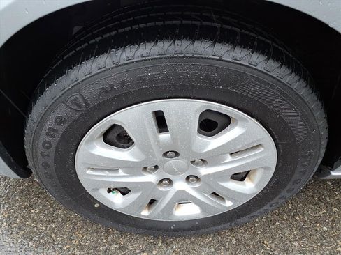 Used 2018 Dodge Grand Caravan SE w/ UConnect Hands-Free Group FWD image 10