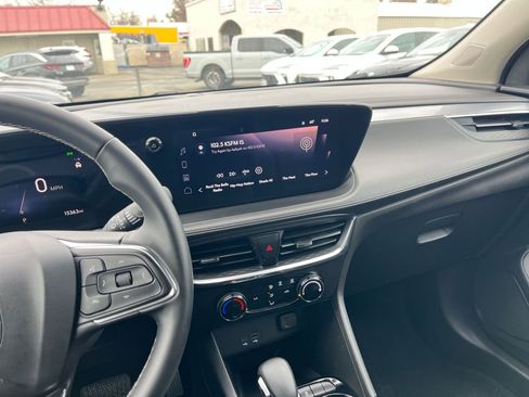 Used 2025 Buick Encore GX Preferred image 18