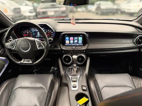 Used 2017 Chevrolet Camaro LT RWD image 15