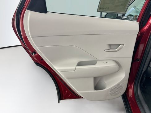Used 2025 Hyundai Kona SEL AWD/4WD image 27