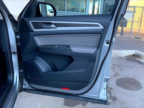Used 2022 Volkswagen Atlas SE image 22