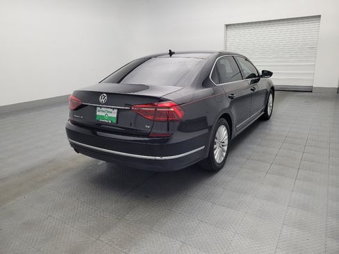 Used 2017 Volkswagen Passat 1.8T SE image 9