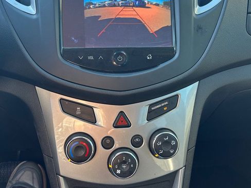 Used 2016 Chevrolet Trax LT w/ LT Convenience Package image 16