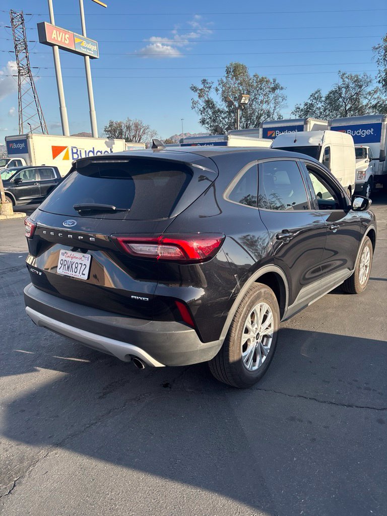 Used 2025 Ford Escape Active AWD/4WD image 3