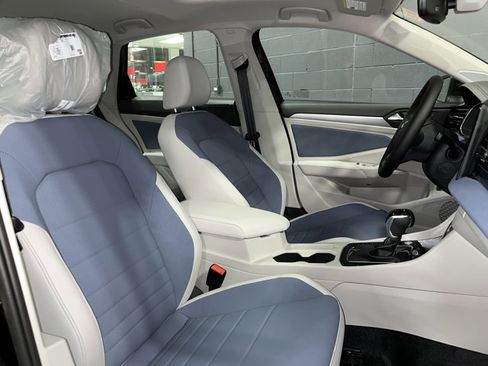 New 2025 Volkswagen Jetta SE image 12